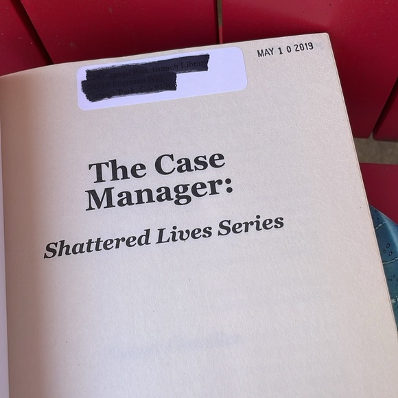 Fiction Novel Books The Woman in Cabin 10 and The Case Manager - Picture 6 of 8